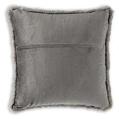 Gariland Pillow