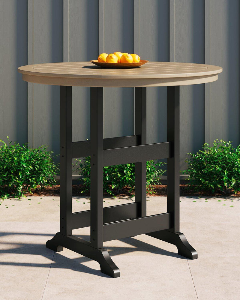 Fairen Trail Outdoor Dining Set