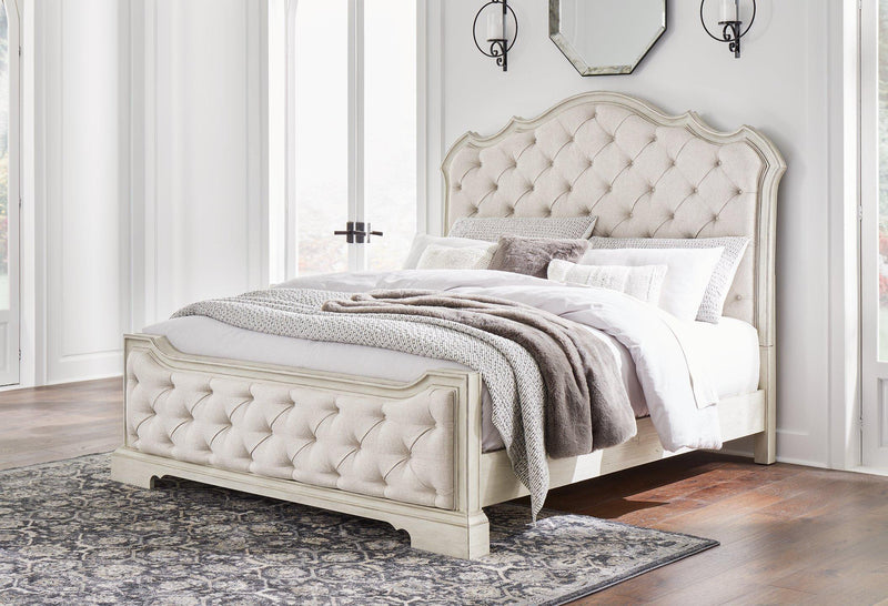 Arlendyne Upholstered Bed