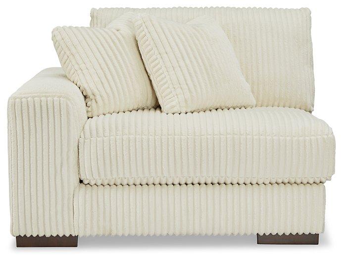 Lindyn Sectional Sofa - Sanctuary Home Furnishings (CA)*