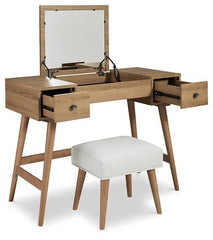 Thadamere Vanity with Stool