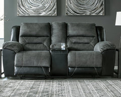 Earhart Signature Design by Ashley Loveseat image