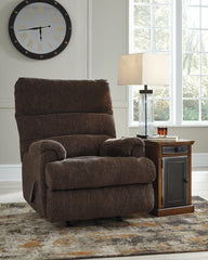Man Fort Signature Design by Ashley Recliner image