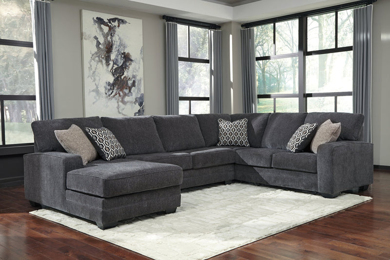 Tracling Benchcraft 3-Piece Sectional with Chaise