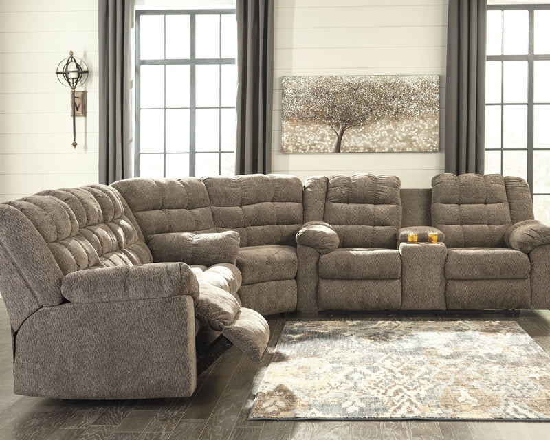 Workhorse Signature Design by Ashley 3-Piece Reclining Sectional image