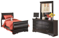 Huey Vineyard Black Full Sleigh Bed with Dresser and Mirror image