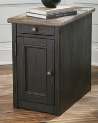 Tyler Creek Signature Design by Ashley End Table Chair Side image