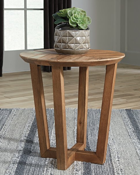 Kinnshee Signature Design by Ashley End Table image